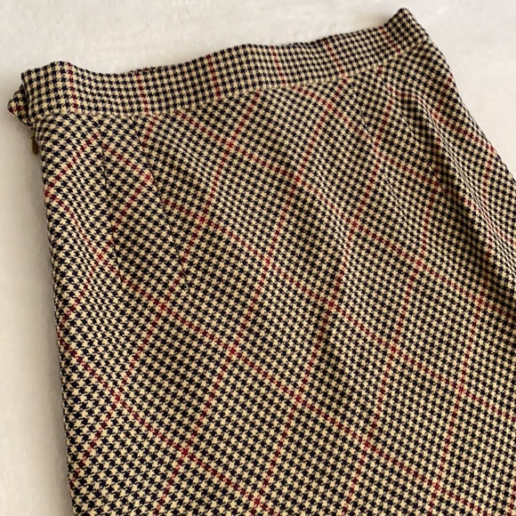 Louis Feraud | Wool Flax Blend Houndstooth Knee Length Skirt Camel/Blue/Red (4) - Picture 13 of 16